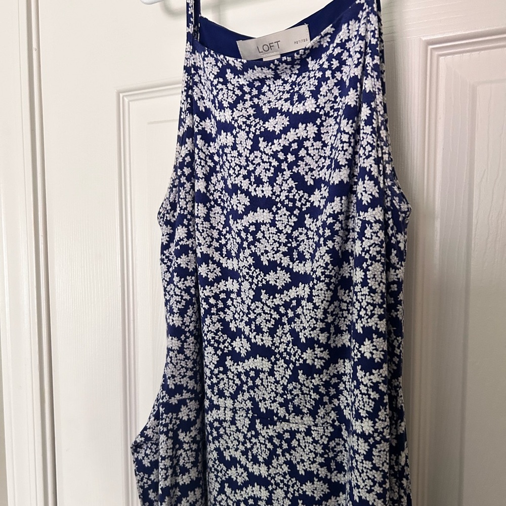 Size extra small super comfortable perfect for church or evening out